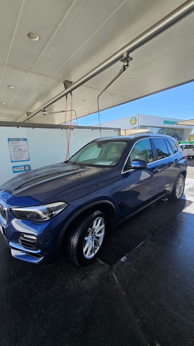 Bmw X5 45E.      B.