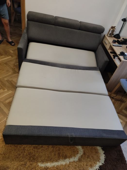 Sofa dwuosobowa z funkcją spania