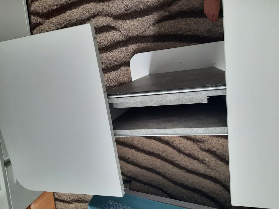 Stół biały rozkładany