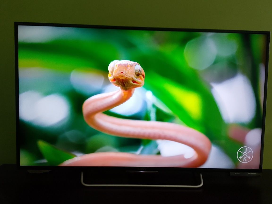 Sony Bravia 48" KDL-48W705c