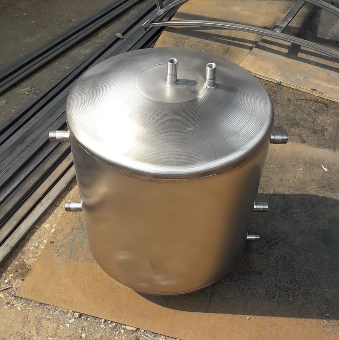 Бак косвенного нагрева. Бак из нержавеющей стали. Теплоаккумулятор