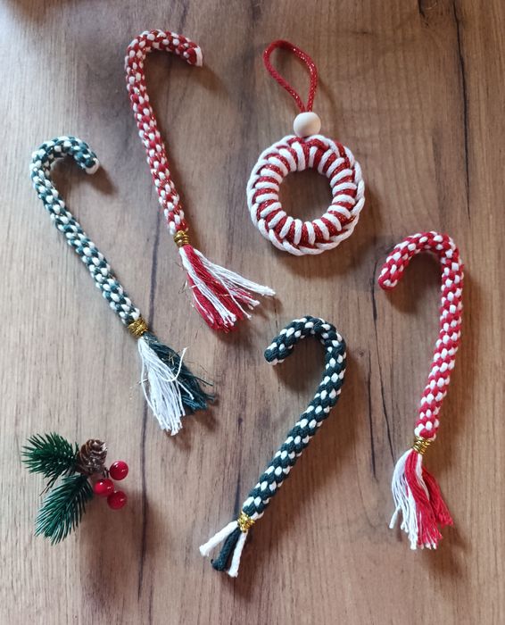 Zawieszka ozdoba choinkowa świąteczna laska cukrowa ze sznurka