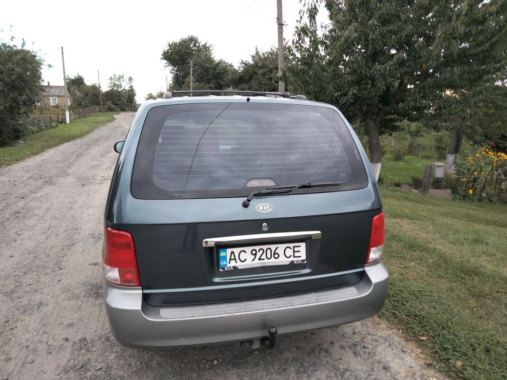 Продам Kia carnival