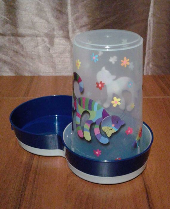 Автоматична годівниця для собак та кішок Moderna Tasty Large Maasai