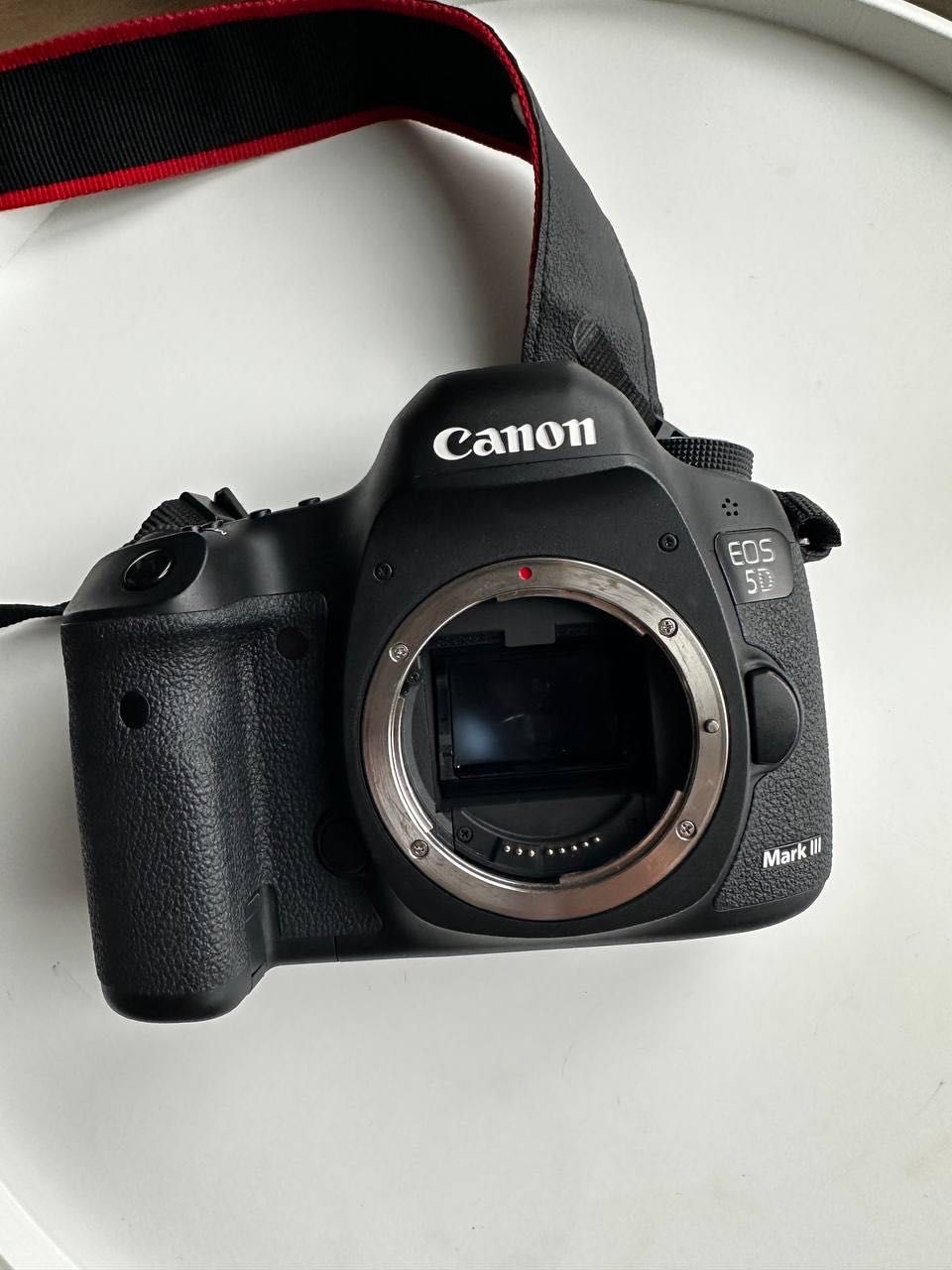 Продаю фотоапарат Canon EOS 5D mark III  (16 тис кадрів)