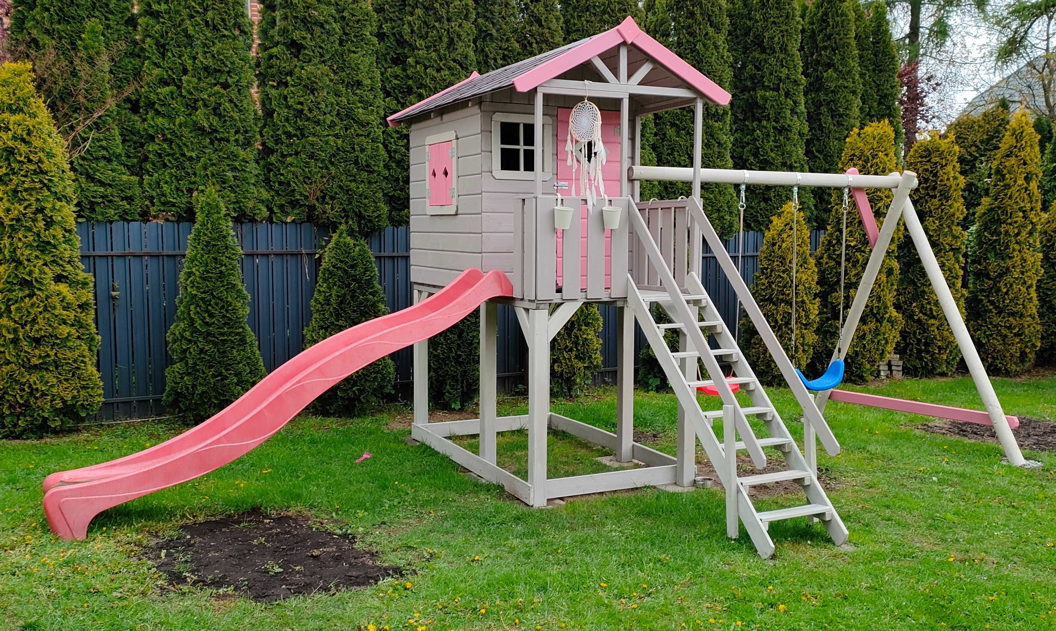 domek drewniany dla dzieci plac zabaw huśtawka