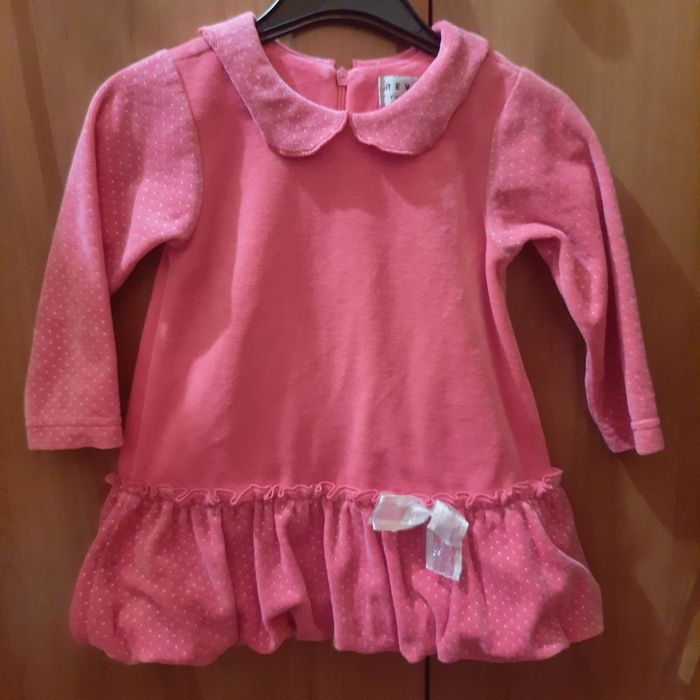 Różowa sukienka bombka.