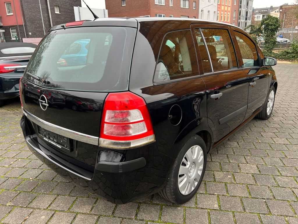 Opel zafira 2007 год в хорошем состоянии