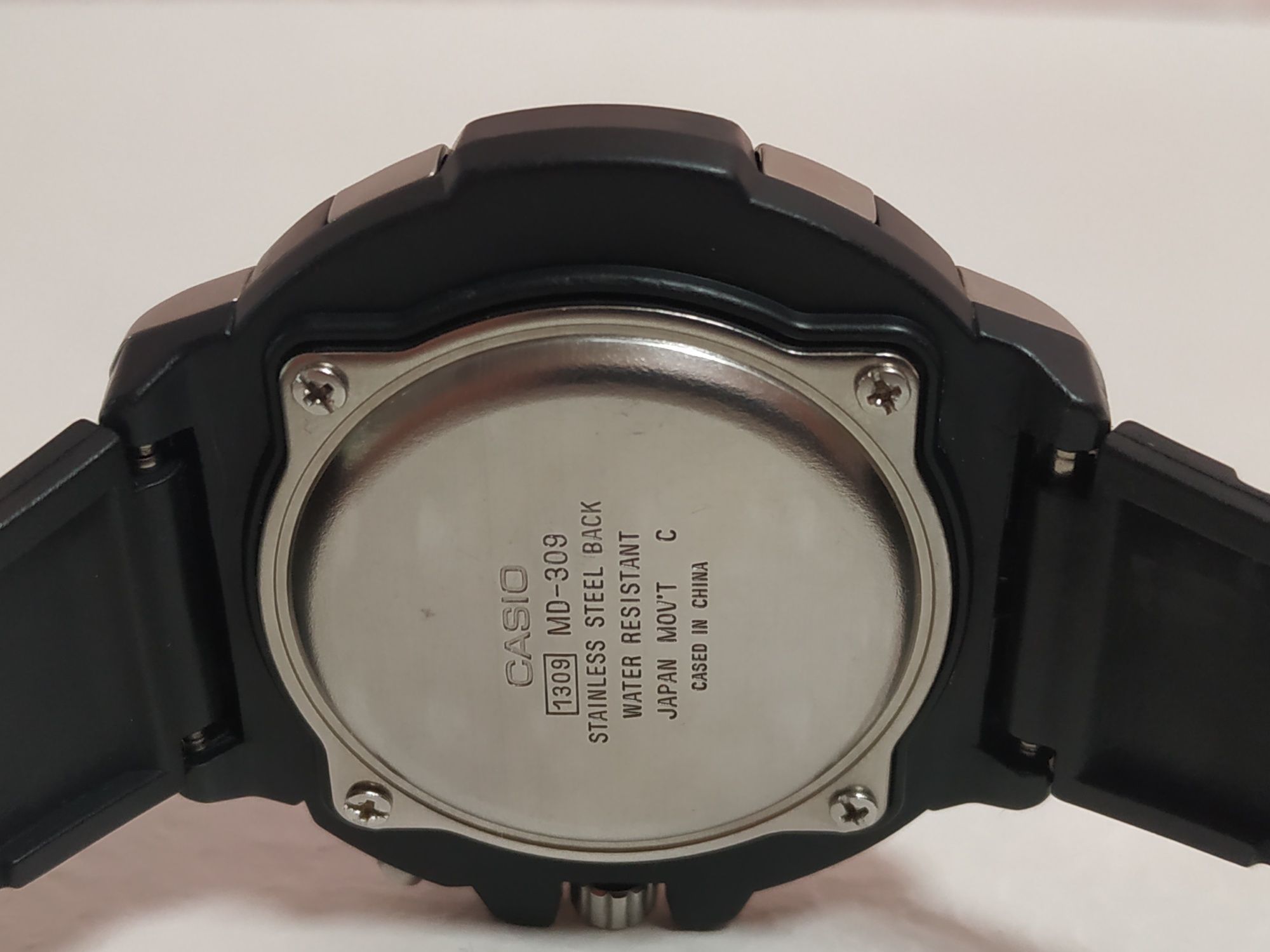 Витнажные часы для дайвера CASIO MD-309 200м.