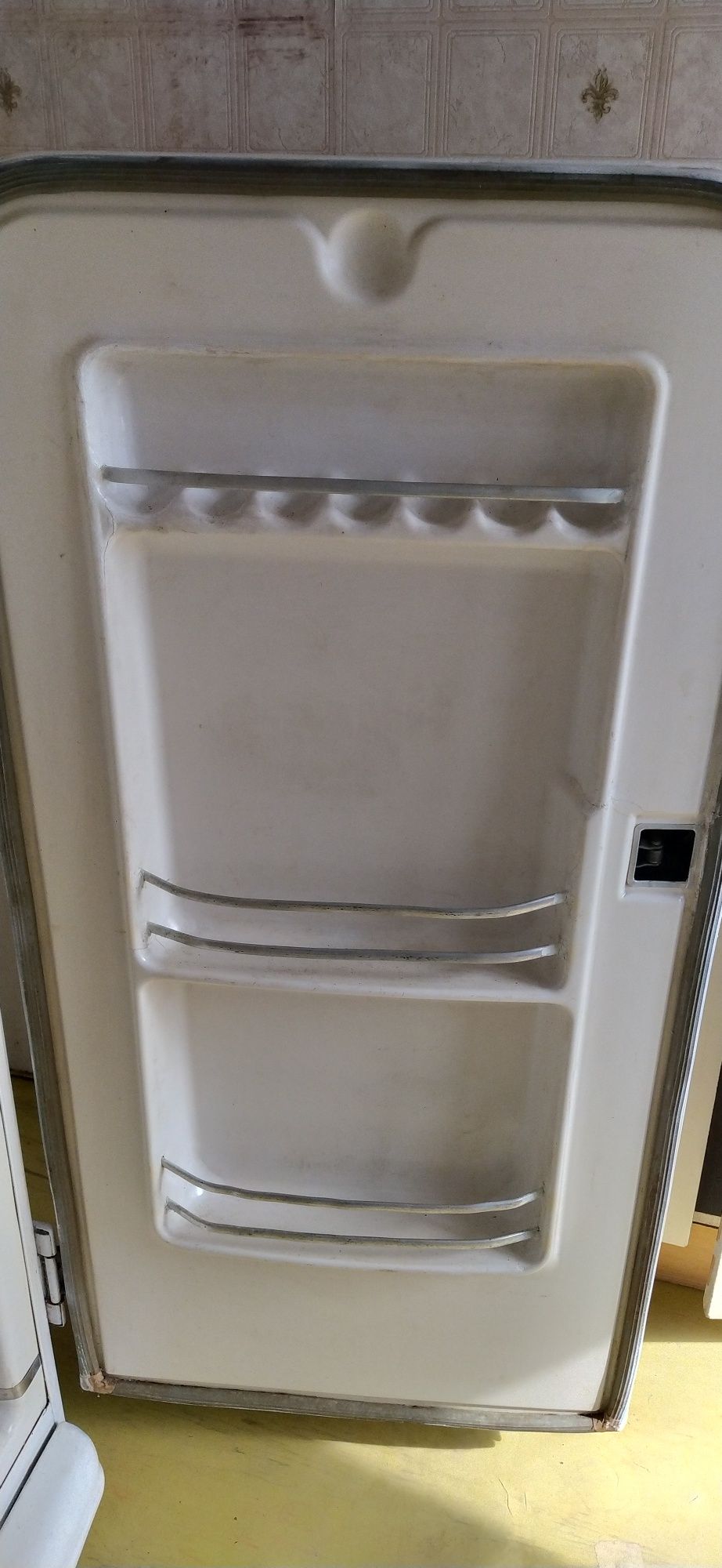 Холодильник    Юрюзань ,   однокамерный