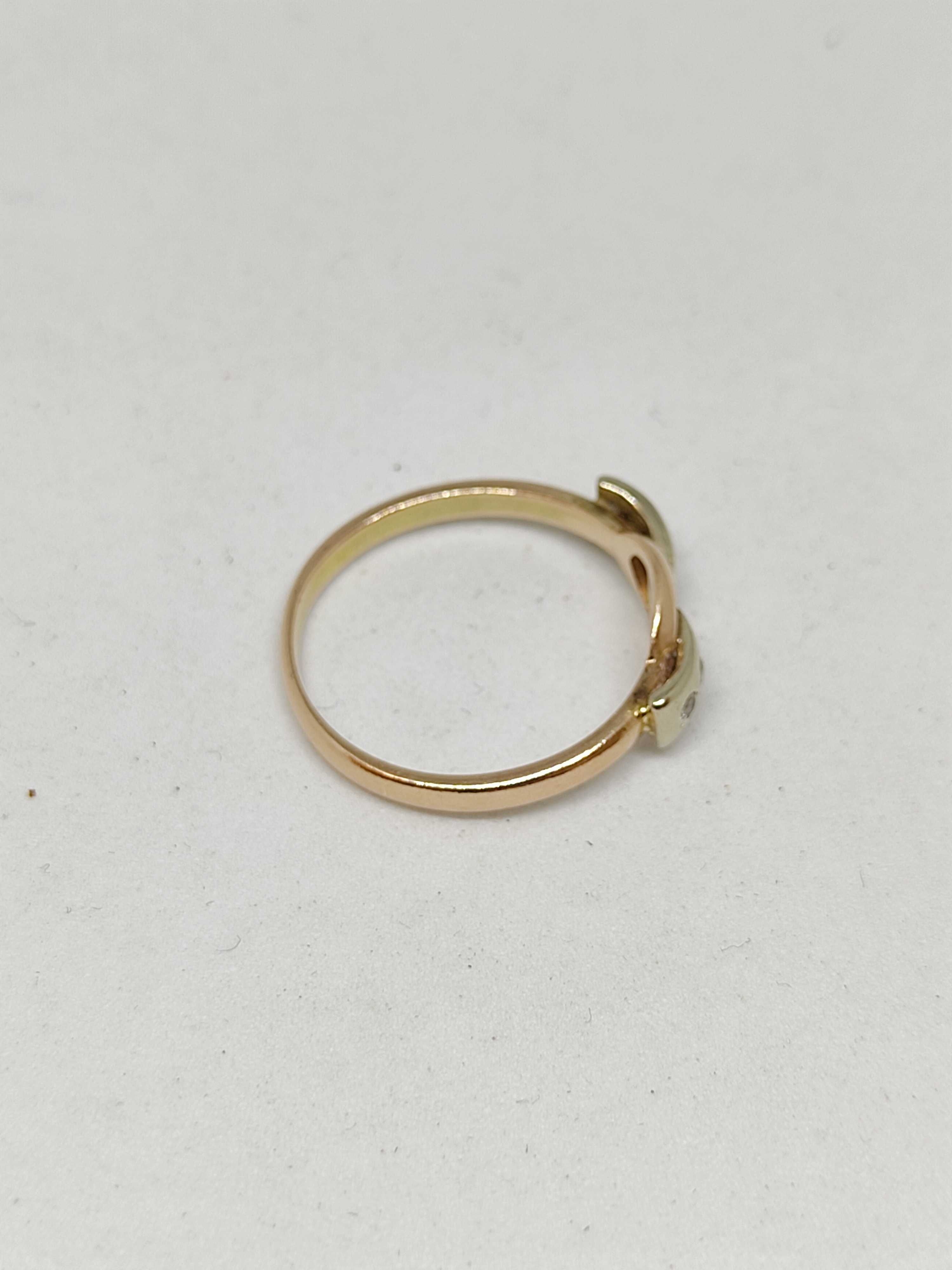 Золотое кольцо 585" с фианитами