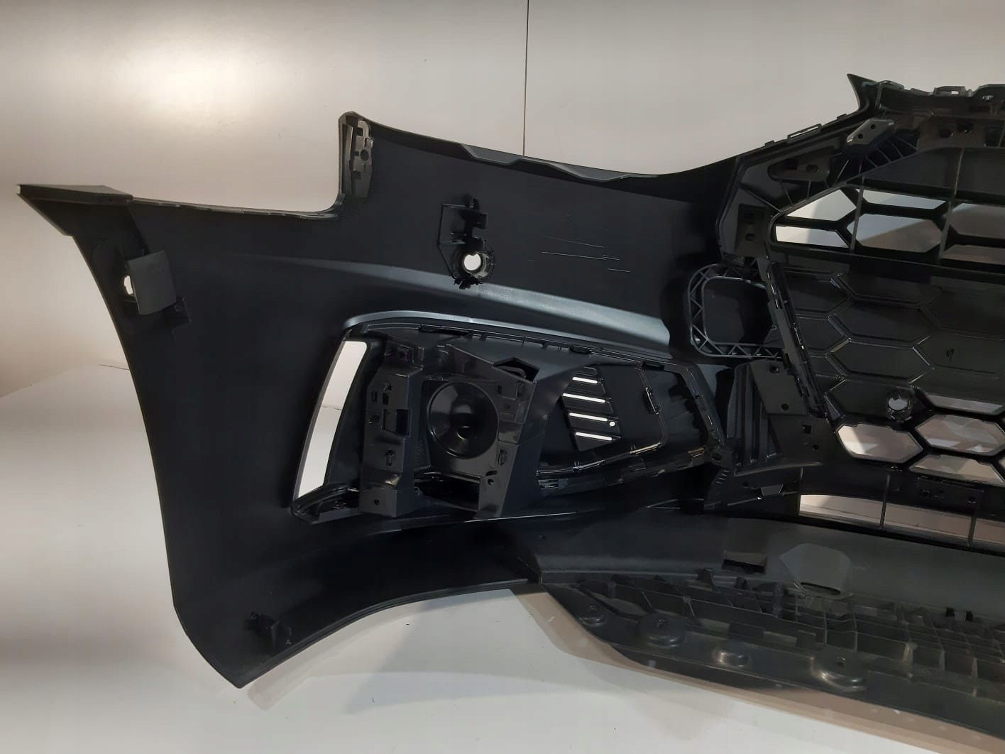 Audi A4 B9 Lci zderzak przedni   13338