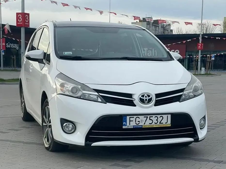 Toyota Verso Toyota Verso 2,0 D4D 7 osobowa Van Premium Dach Panoramiczny