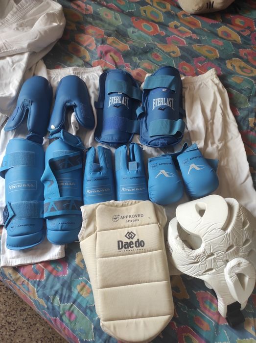 Продам экипировку для карате.