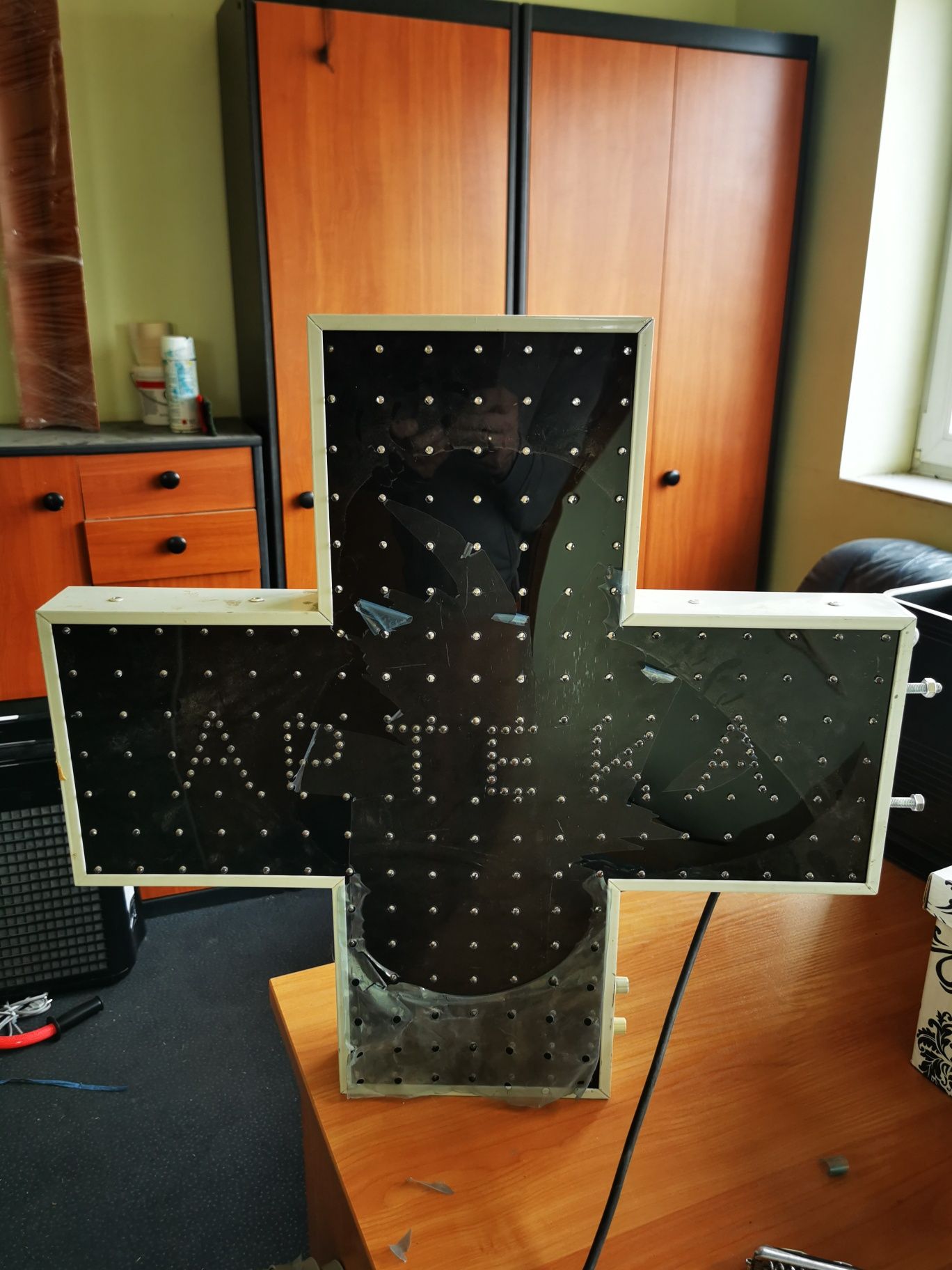 Krzyż apteczny Led