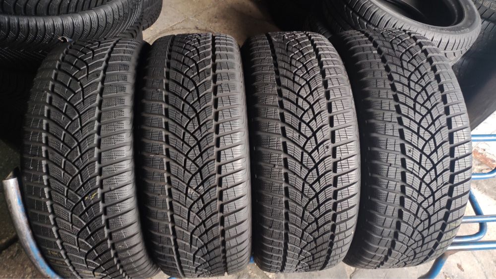 215/50/17 R17 Goodyear Ultra Grip Perfomance GEN1 4шт зима