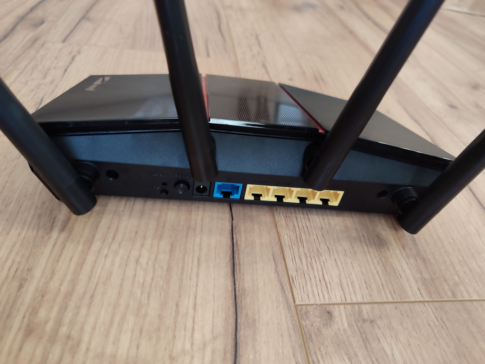 Маршрутизатор роутер ASUS AX-55 чудове рішення для швидкого інтернету