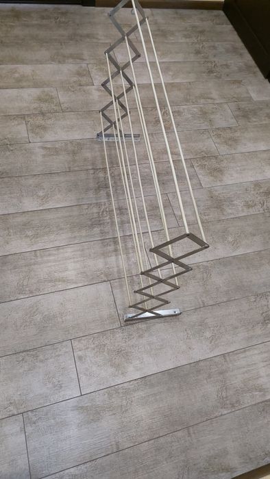 Настінна сушарка для білизни