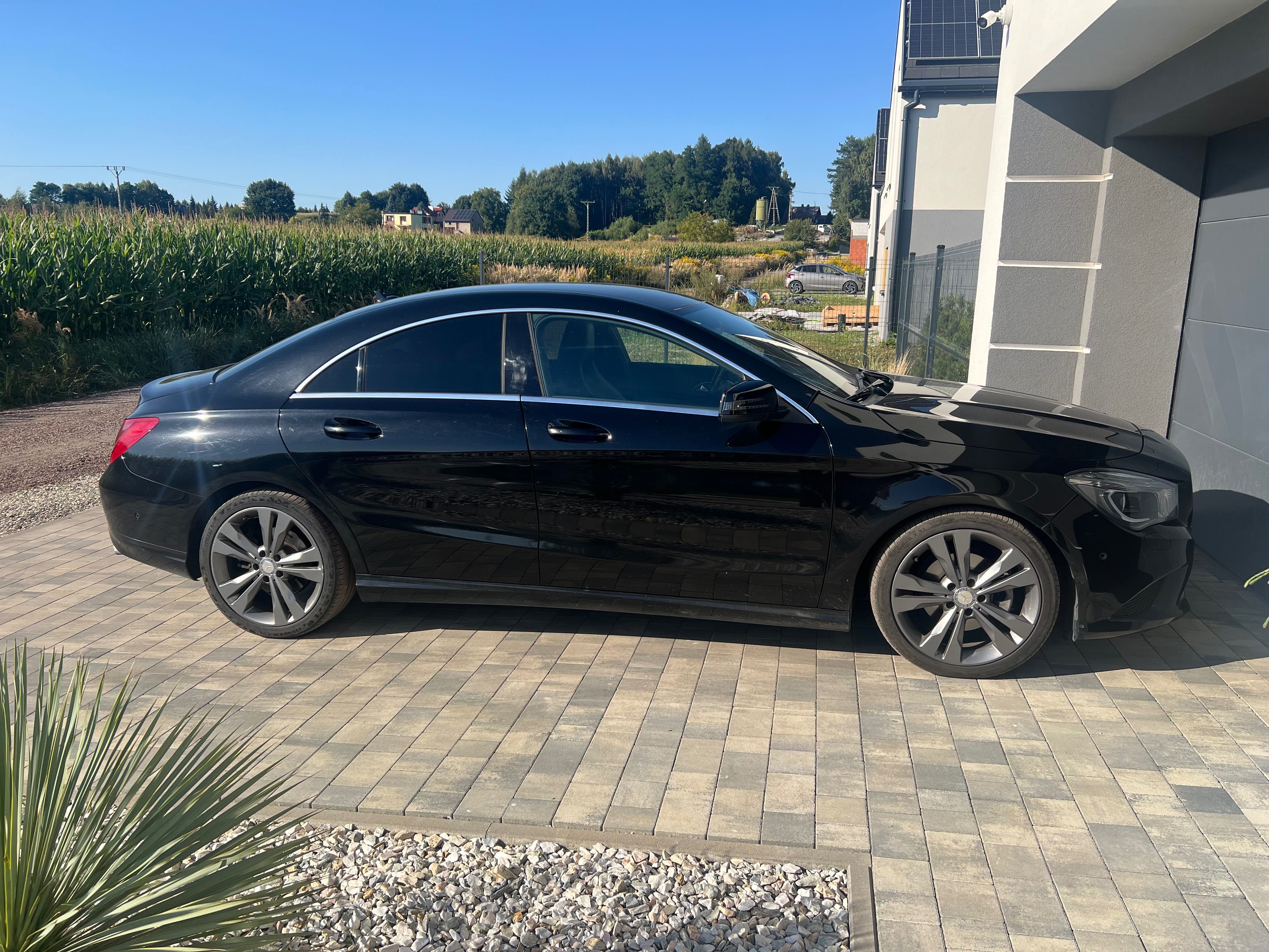 Mercedes Benz CLA 200