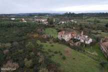 Quinta em Oliveira do Hospital, com 60000 m2 com casas para recuperar.