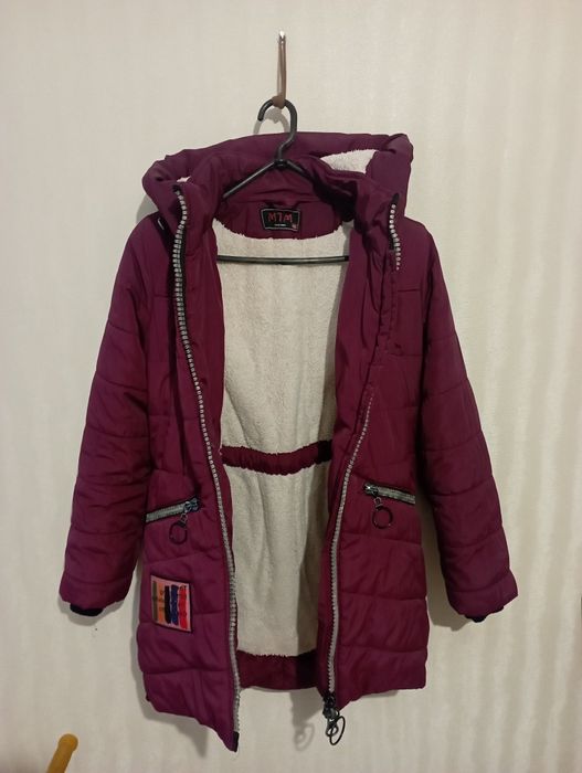 Зимова куртка на дівчинку