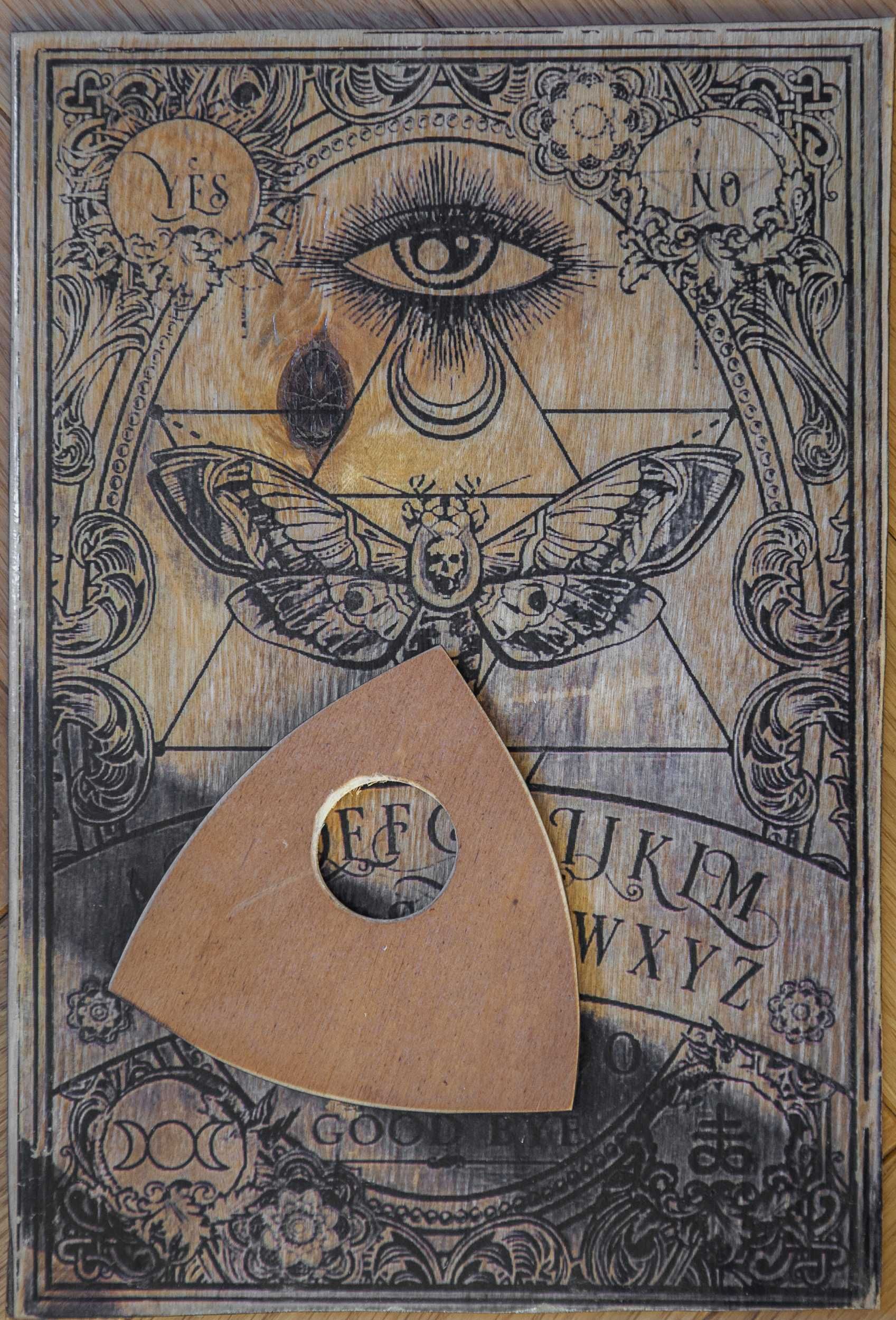Tablica Ouija wywoływanie duchów halloween plansza spirytyzm