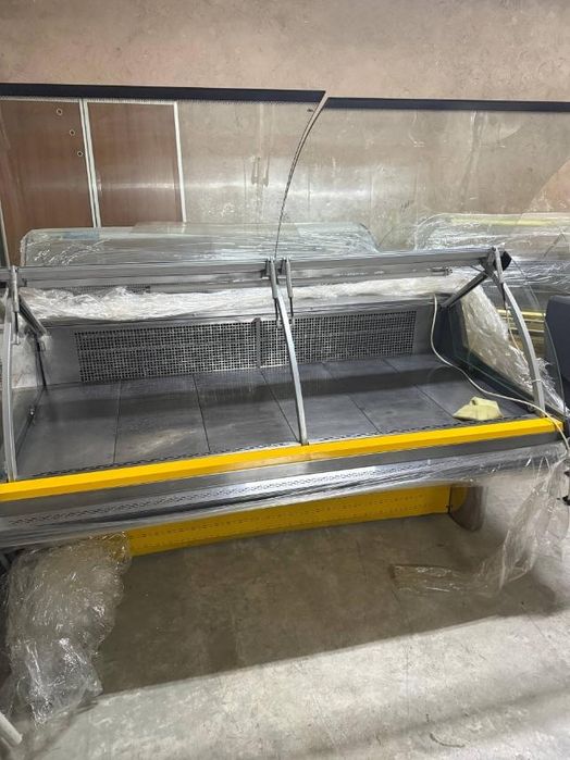 Холодильна вітрина