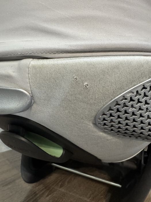 Автокрісло Cybex Cloud T Plus 2023 Off White — стан відмінний