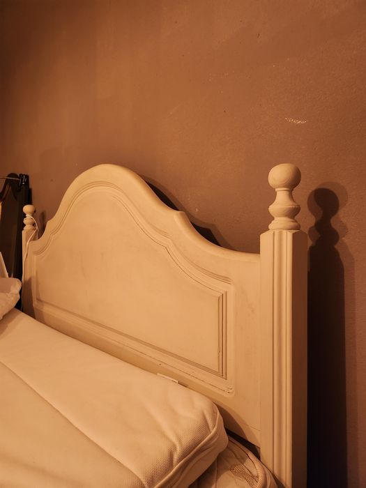 Cama madeira maciça, antiga, restaurada