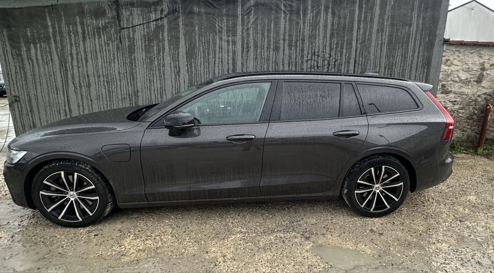 Volvo V60 T8 Recharge Plug-in Hybrid 2024