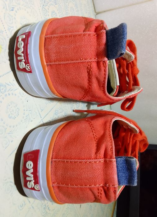 Кеды, мокасины LEVI'S. Оригинал. Женские. Жіночі кеди.