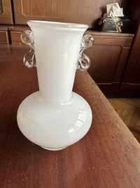 Sprzedam wazon białe szkło Huta Tarnowiec