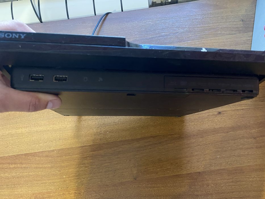 Продам PS3 Slim 160 гб,Не рабочая