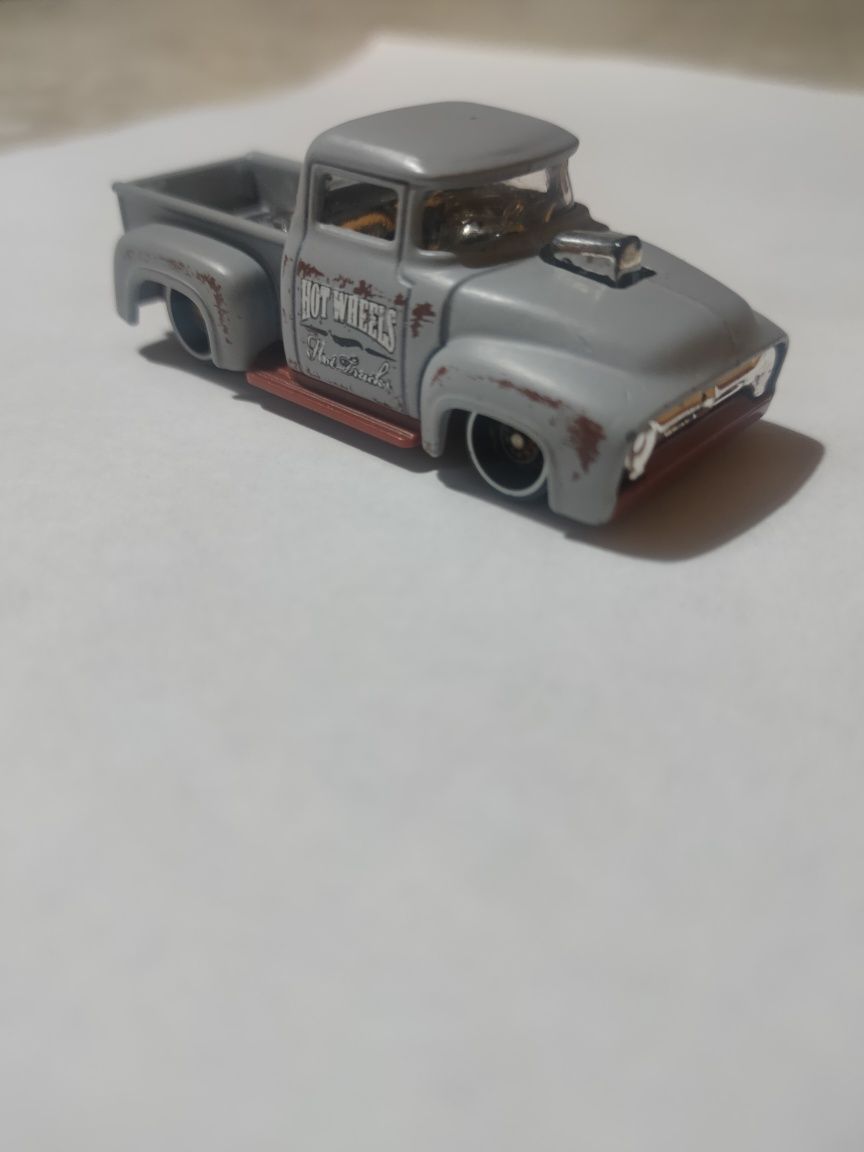 Коллекционная модель авто Hot Wheels — грузовик Ford'56