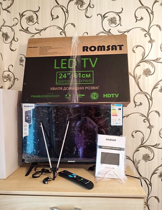 Телевизор ROMSAT 24" (Т2). Официальная гарантия 3 года. Антенна в пода