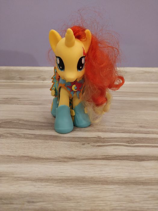 Konik Pony Fluttershy z ubrankami + gratis