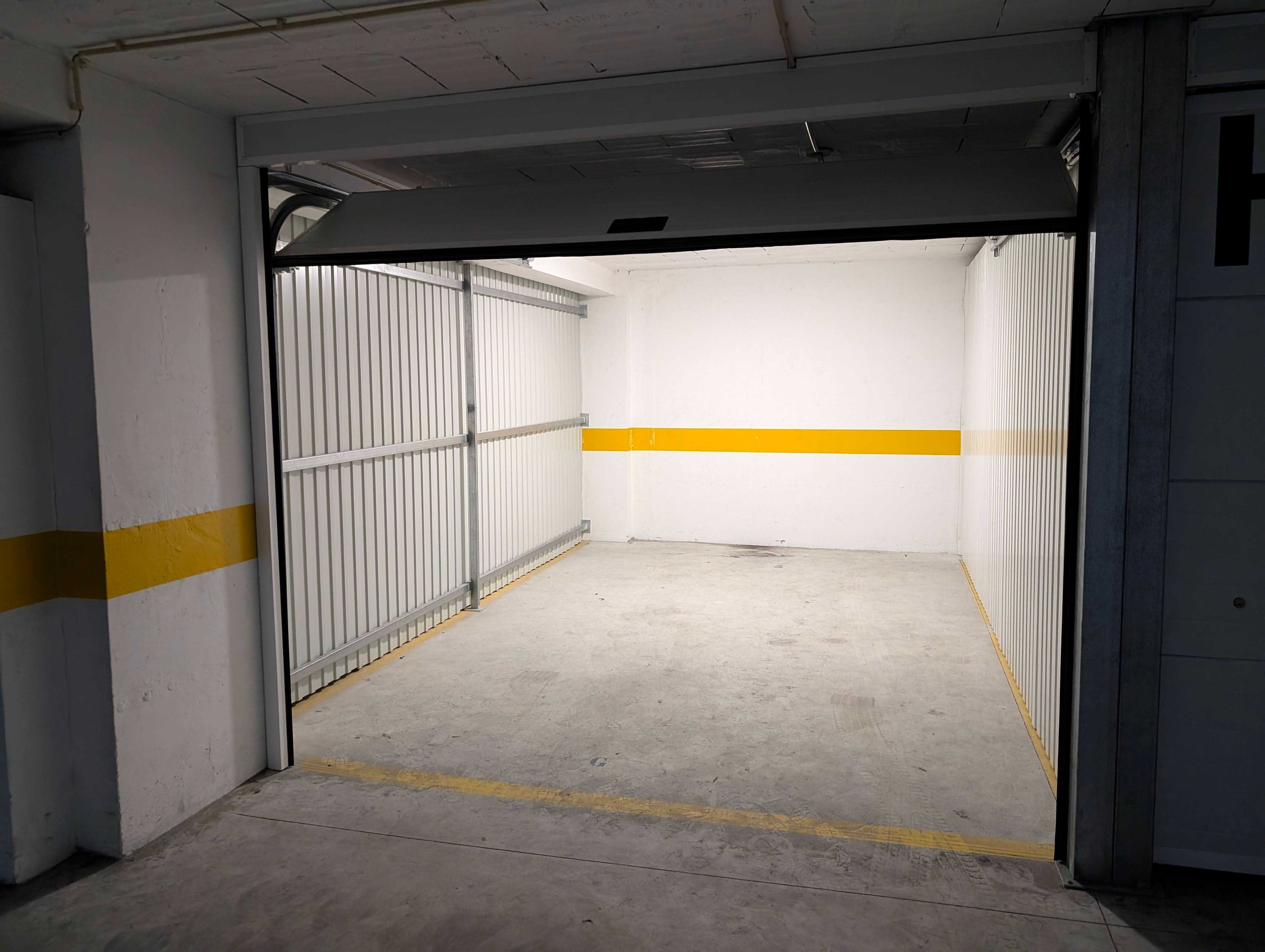 Arrendamento garagem fechada