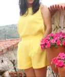 Macacão curto M 2a mão amarelo verão/primavera