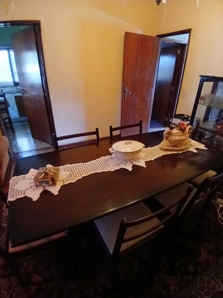 Mesa de jantar com 6 cadeiras