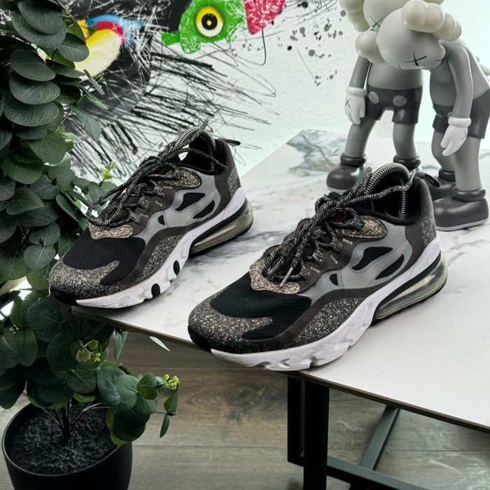 Кросівки Nike Air Max 270 React 38.5 розмір E1057