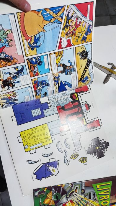 2 Livros de Modelos Power Rangers