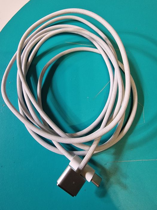 Кабель Apple USB-C to Magsafe 3 2 м (MLYV3ZM/A)
