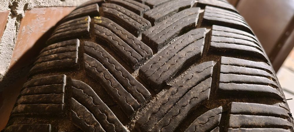 Зимові шини 215/55 R17 Michelin Alpin 6!