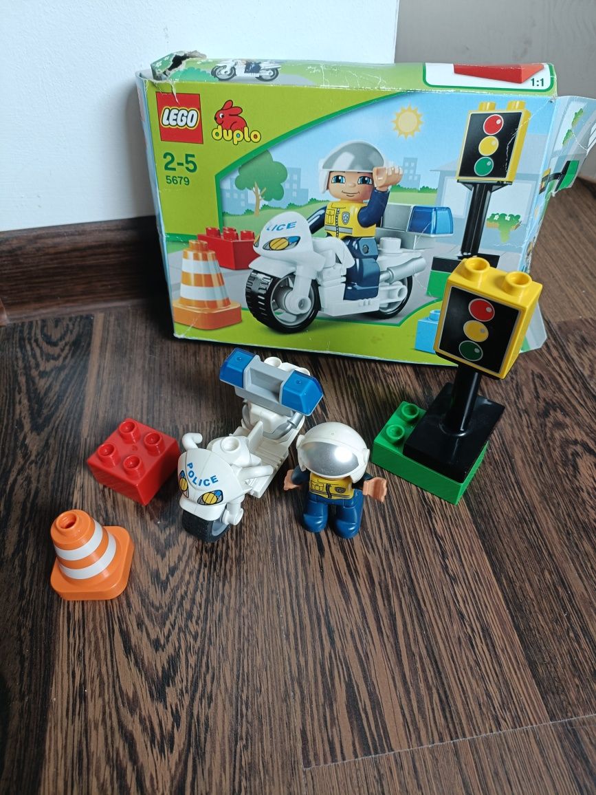 Policja, motor, LEGO duplo klocki, sygnalizacja