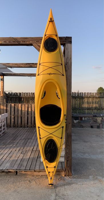 Kajak jedynka typ POINT65XO11  ze sterem, PE, pakowny i wygodny, lekki