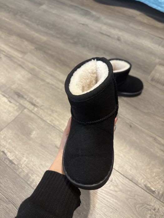 Угги для дівчинки 25 р