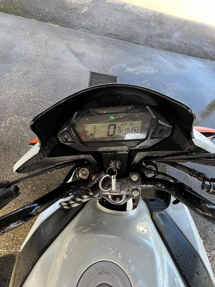 Moto CB125F semi-nova