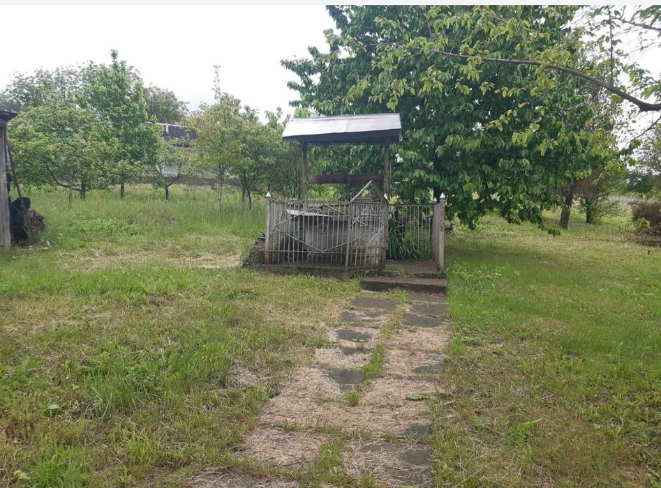 Продам будинок та 40 соток землі по ціні секції в гуртожитку