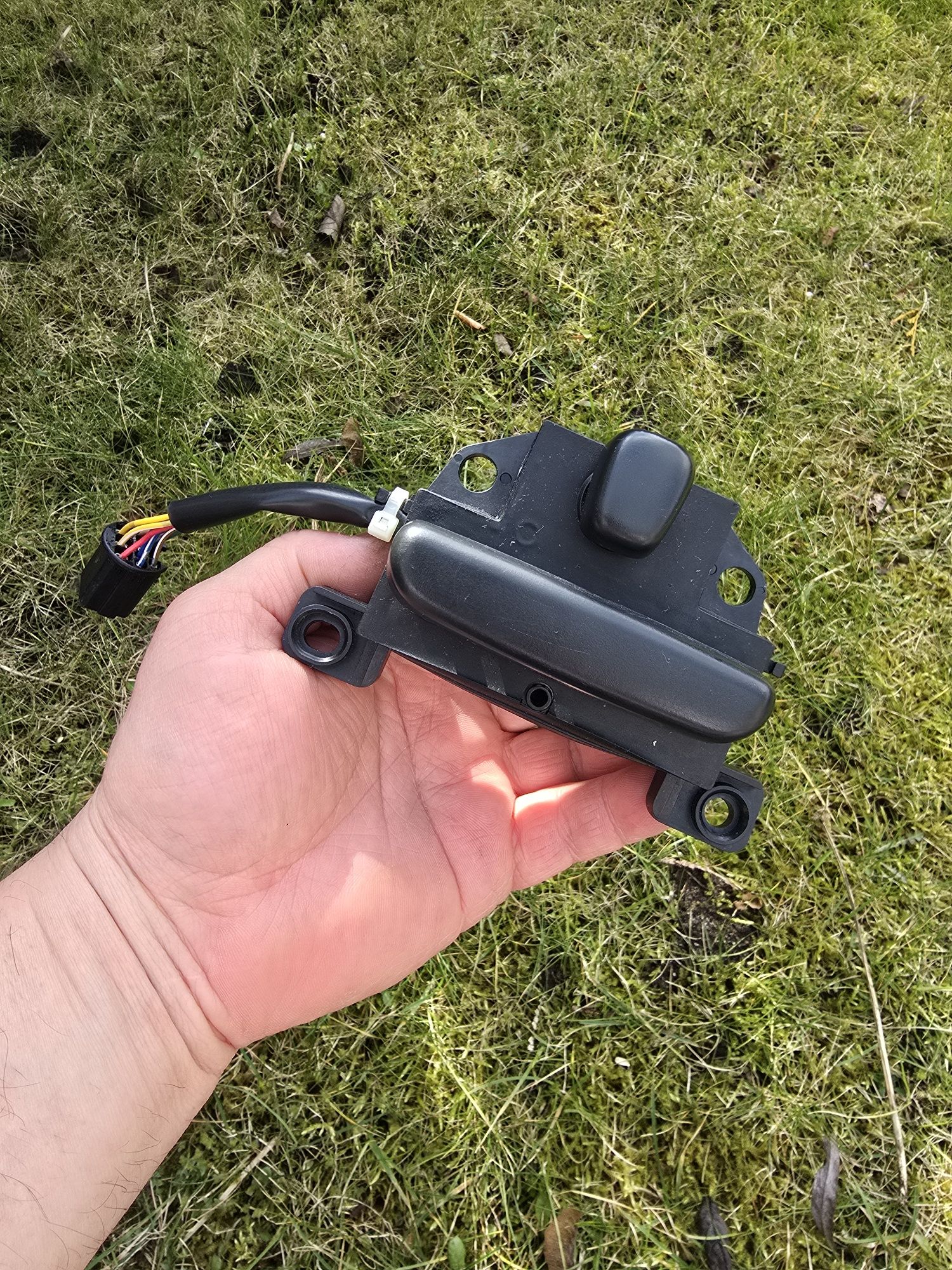 Sterownik przełącznik fotela przedniego lewego saab 95 2005 rok 9 PIN