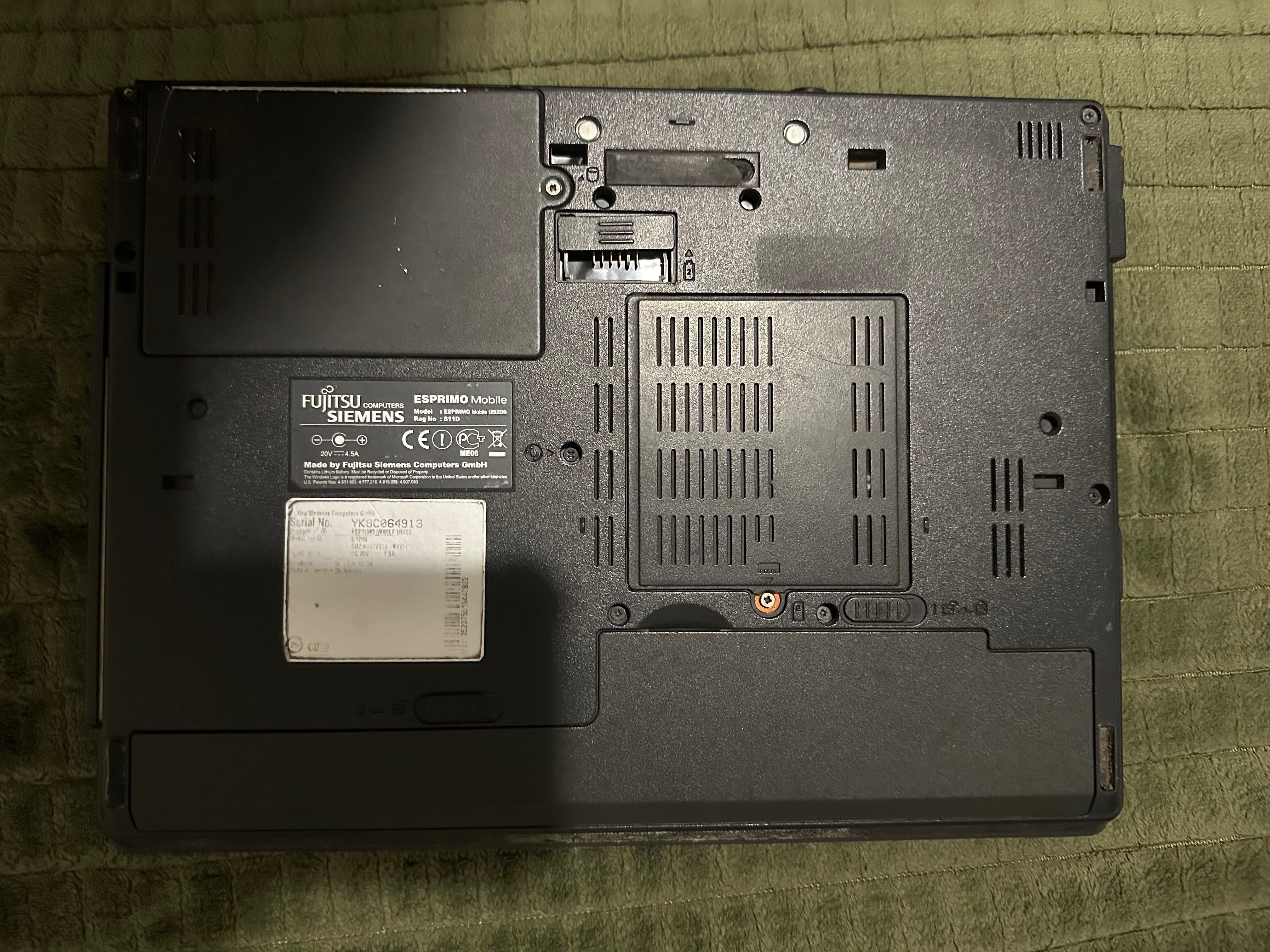 Ноутбук Fujitsu-Siemens Esprimo U9200